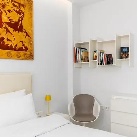 Aria, Lux Seafront Apt With White Tower View Апартаменти Салоніки