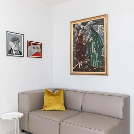 Апартаменти Aria, Lux Seafront Apt With White Tower View *