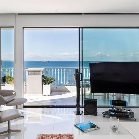Апартаменти Aria, Lux Seafront Apt With White Tower View *